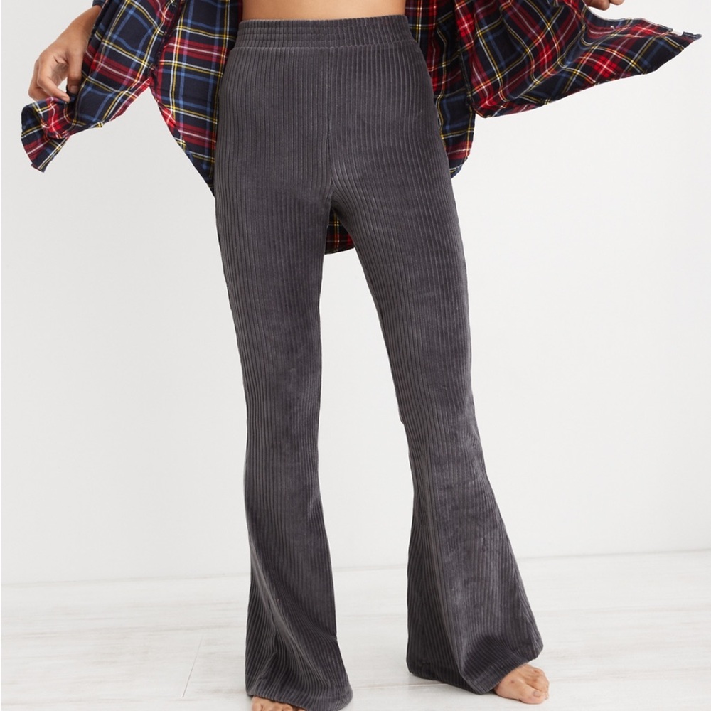 Aerie Groove-On Velour Flare Pant Dark Gray